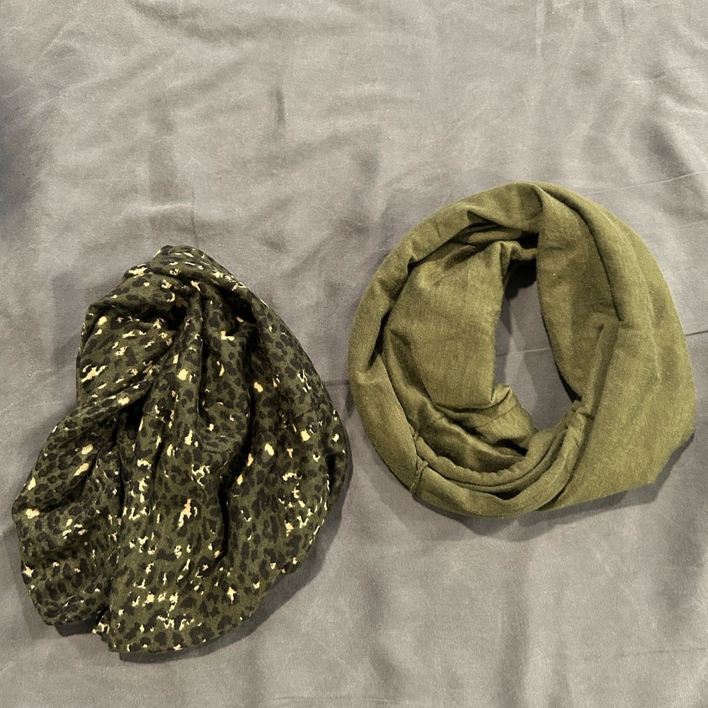 Olive Green and Patterned Scarf Set